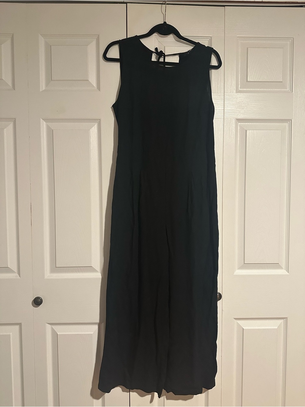 Veto Moda Classic Sleeveless Black Culotte Jumpsuit